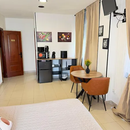 Residencia Porta Nova Hotel
