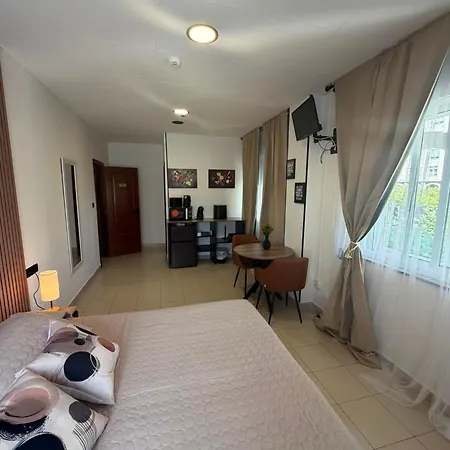 Residencia Porta Nova 3*