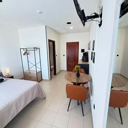 Residencia Porta Nova Hotel 3*