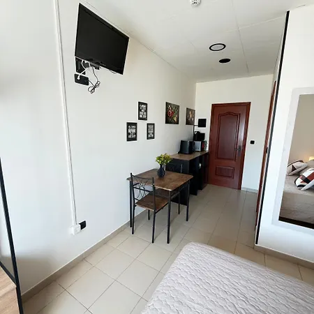 Residencia Porta Nova 3*