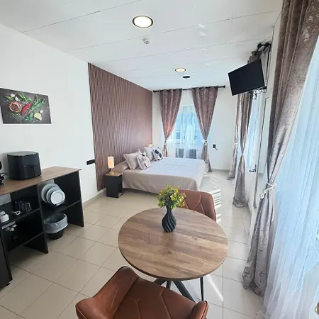 Residencia Porta Nova 3*