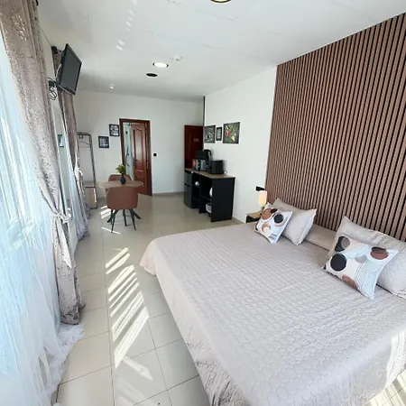 Residencia Porta Nova Hotel 3*